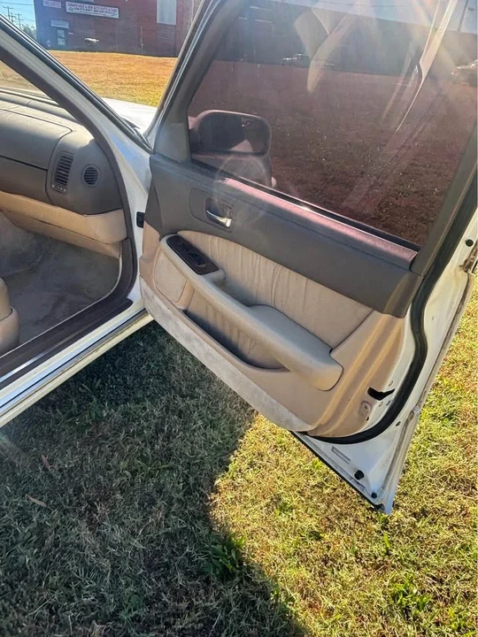 1993 Lexus LS 1st Gen - Image 4 of 16