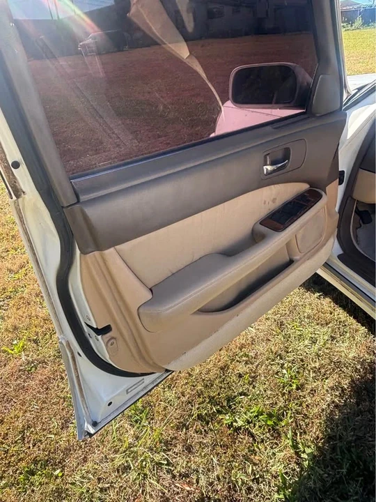1993 Lexus LS 1st Gen - Image 13 of 16