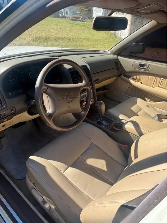 1993 Lexus LS 1st Gen - Image 11 of 16