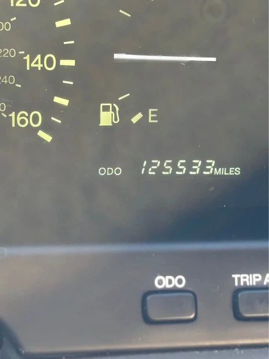 1993 Lexus LS 1st Gen - Image 16 of 16