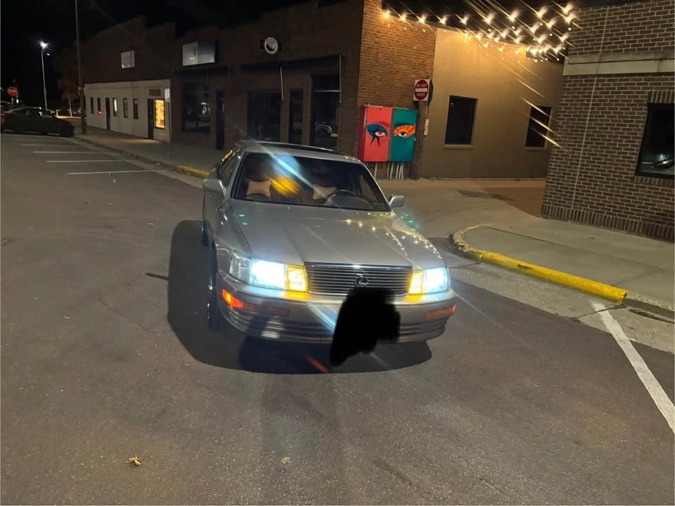 1993 Lexus LS 1st Gen - Image 4 of 5