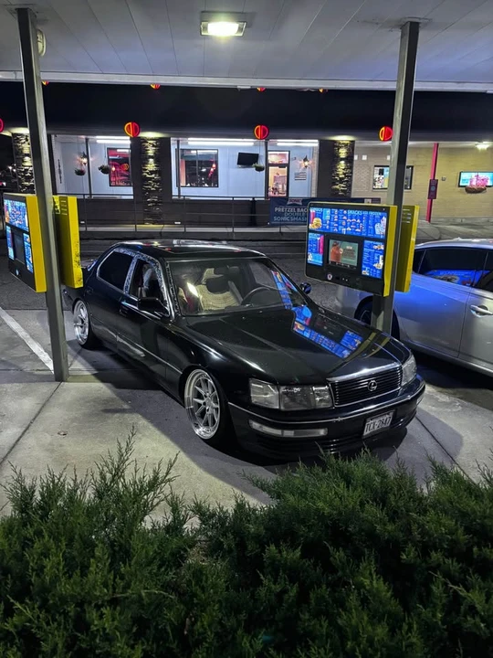 1993 Lexus LS 1st Gen - Image 3 of 4