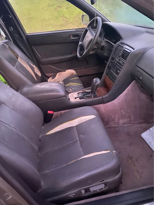 1993 Lexus LS 1st Gen - Image 9 of 10
