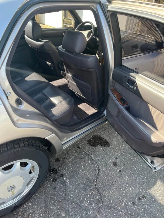 1993 Lexus LS 1st Gen - Image 10 of 17