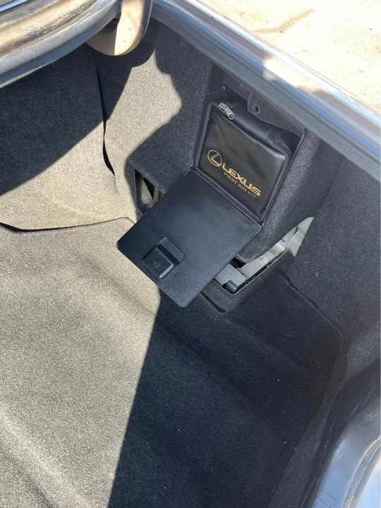 1993 Lexus LS 1st Gen - Image 14 of 17