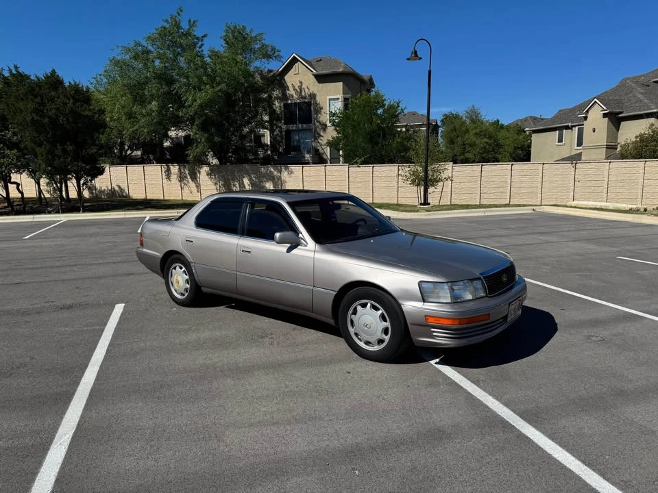 1993 Lexus LS 1st Gen - Image 11 of 18