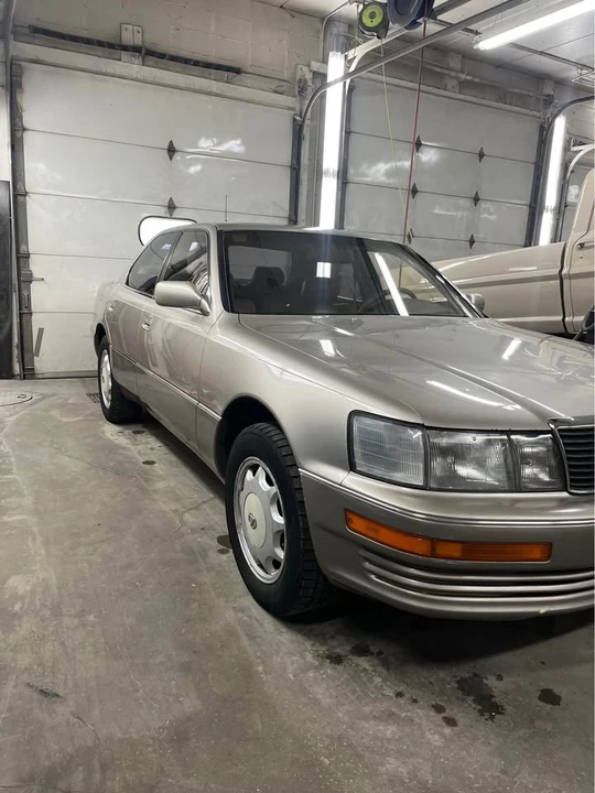 1993 Lexus LS 1st Gen - Image 5 of 17