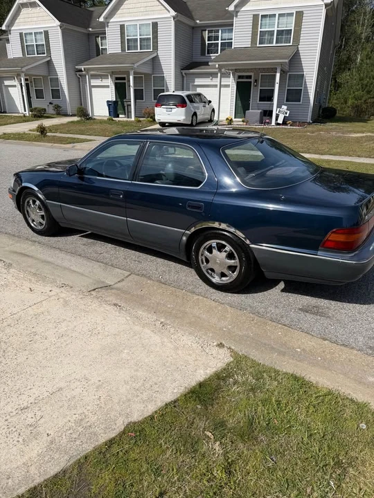 1993 Lexus LS 1st Gen - Image 4 of 9