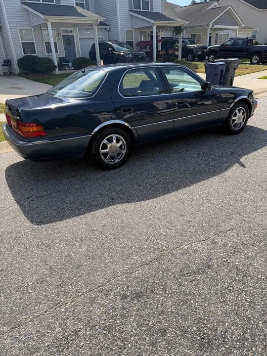 1993 Lexus LS 1st Gen - Image 3 of 9