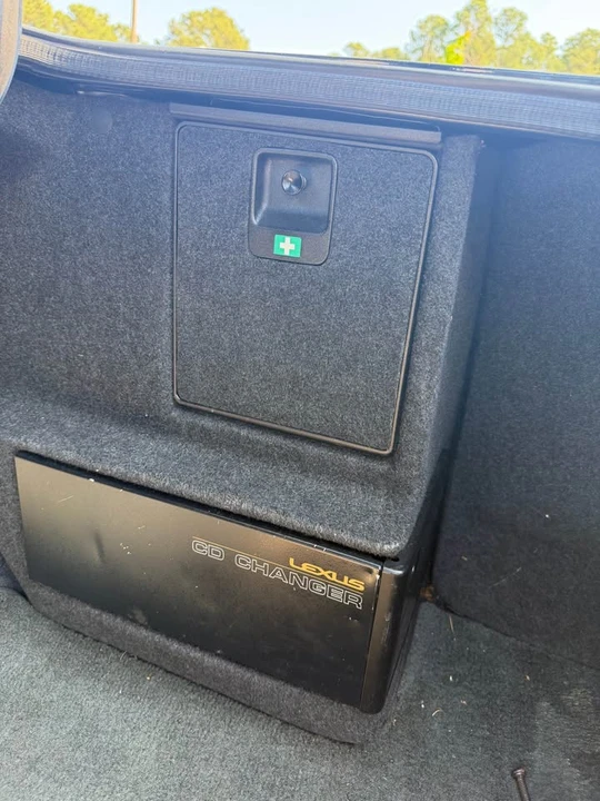 1993 Lexus LS 1st Gen - Image 5 of 9