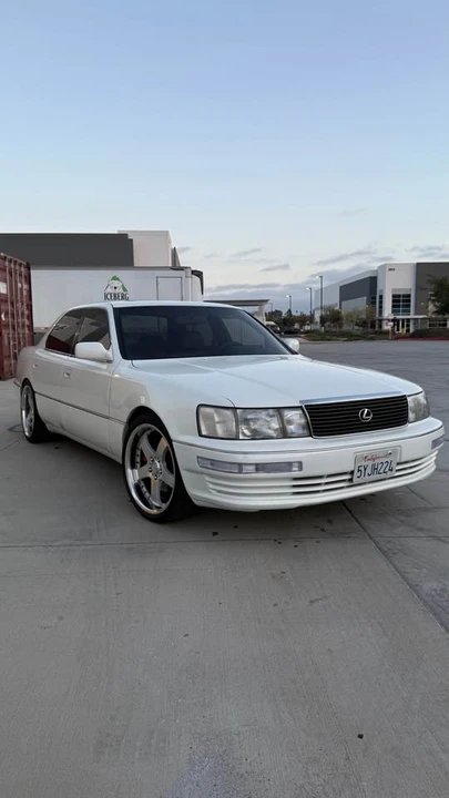 1993 Lexus LS 1st Gen - Image 4 of 4