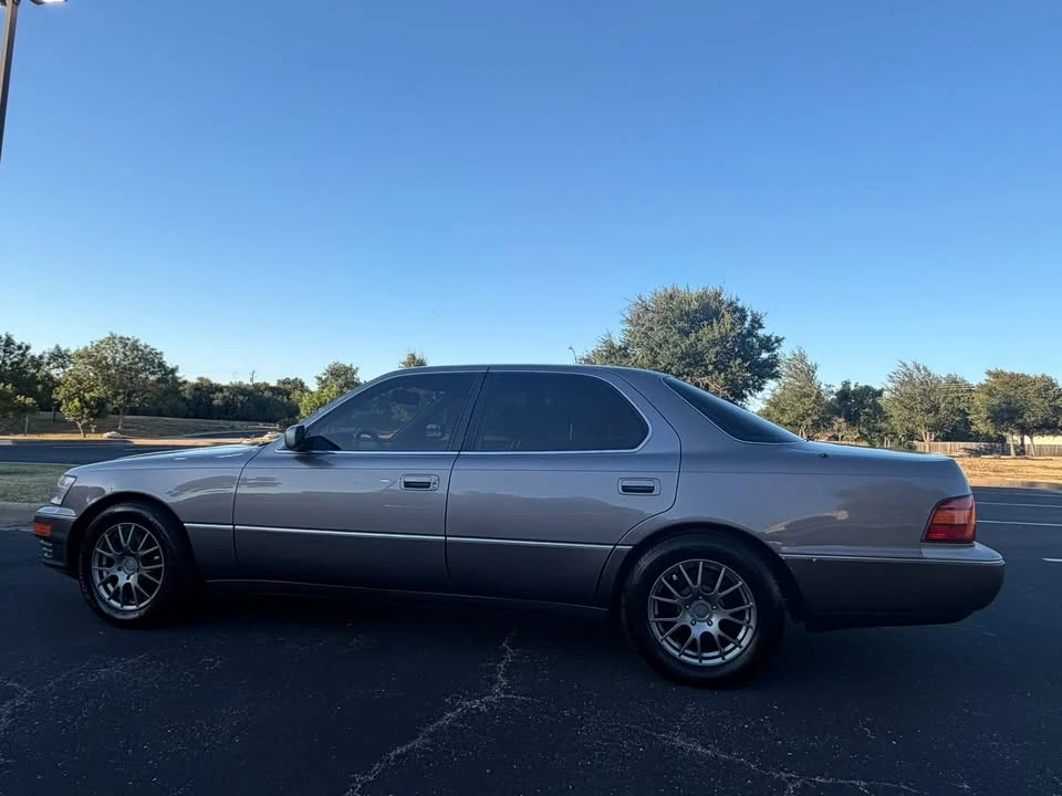 1993 Lexus LS 1st Gen - Image 2 of 20