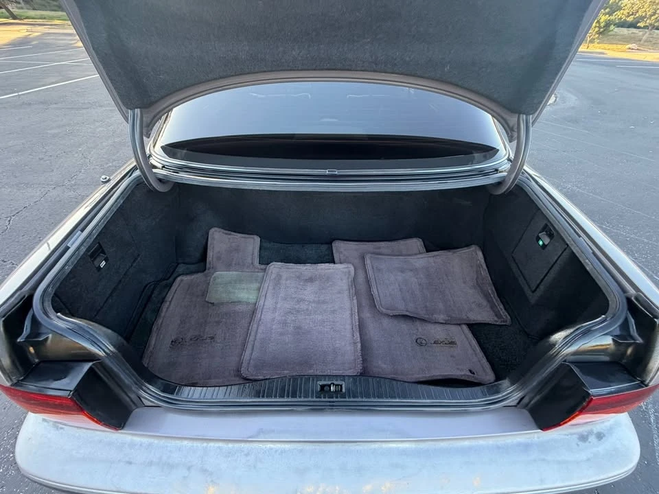 1993 Lexus LS 1st Gen - Image 18 of 20