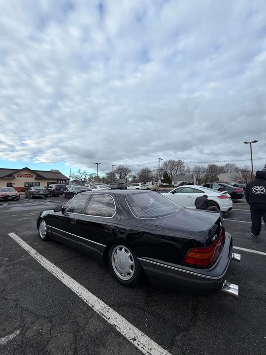1993 Lexus LS 1st Gen - Image 5 of 9