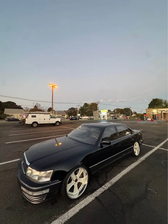 1993 Lexus LS 1st Gen - Image 2 of 9