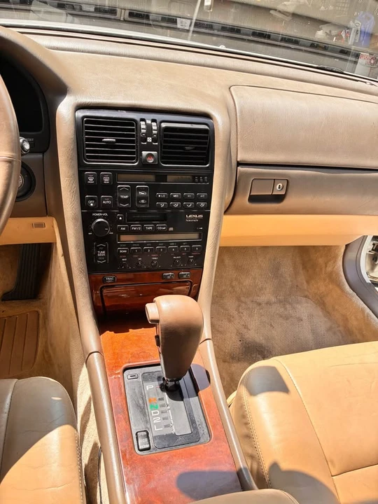 1993 Lexus LS 1st Gen - Image 10 of 12