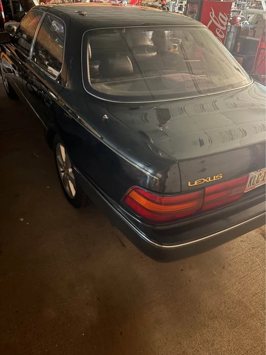 1993 Lexus LS 1st Gen - Image 18 of 20