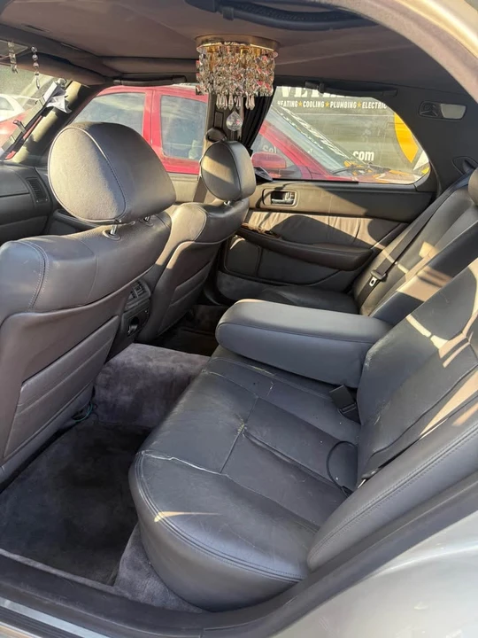 1993 Lexus LS 1st Gen - Image 6 of 9