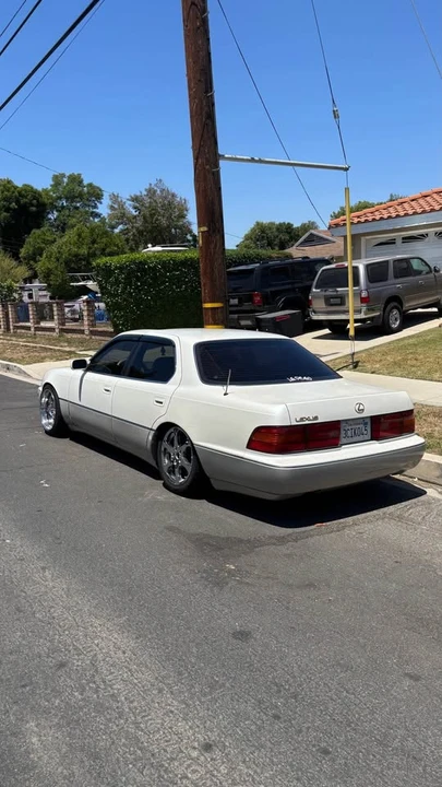 1993 Lexus LS 1st Gen - Image 2 of 3