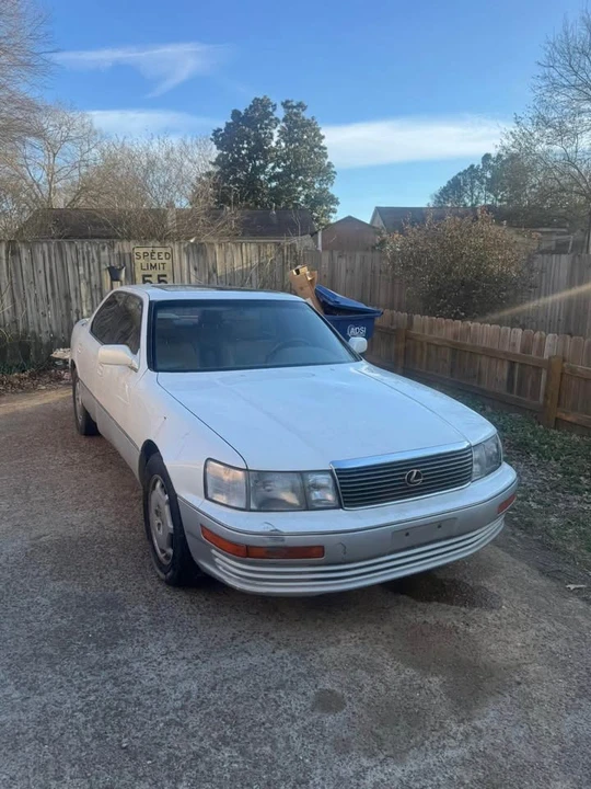 1993 Lexus LS 1st Gen - Image 4 of 4