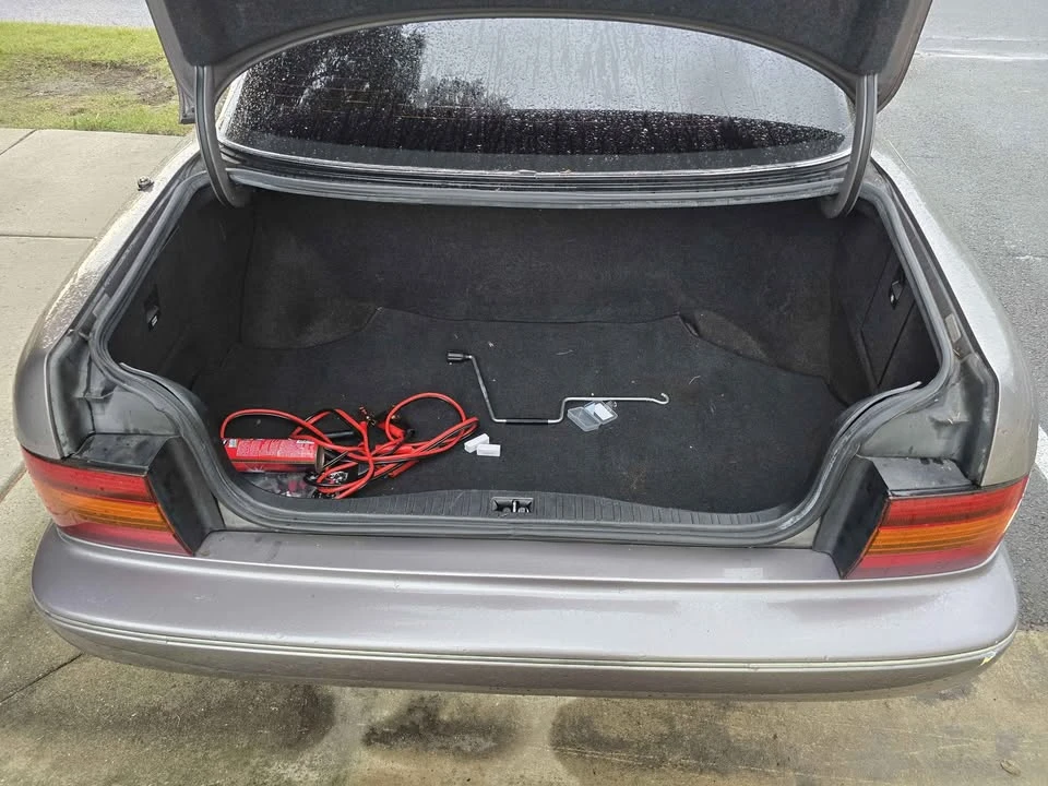 1993 Lexus LS 1st Gen - Image 11 of 13