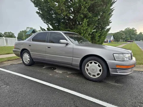 1993 Lexus LS 400 Sedan 4D