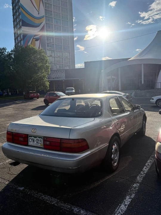 1993 Lexus LS 1st Gen - Image 4 of 9