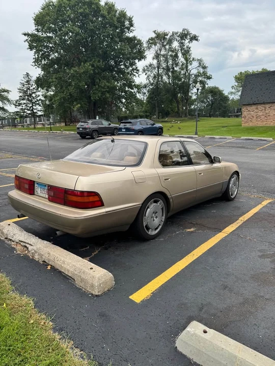 1993 Lexus LS 1st Gen - Image 4 of 10