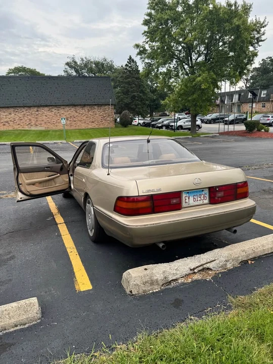 1993 Lexus LS 1st Gen - Image 3 of 10