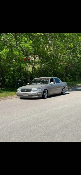1993 Lexus LS 1st Gen - Image 3 of 7