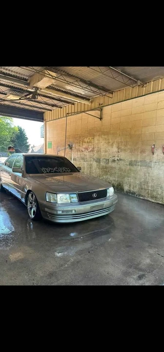 1993 Lexus LS 1st Gen - Image 5 of 7