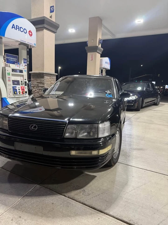 1993 Lexus LS 1st Gen - Image 2 of 6