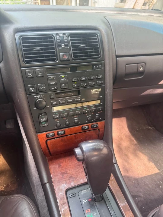 1993 Lexus LS 1st Gen - Image 8 of 9