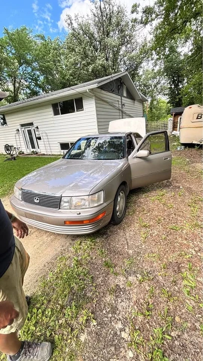 1993 Lexus LS 1st Gen - Image 3 of 9