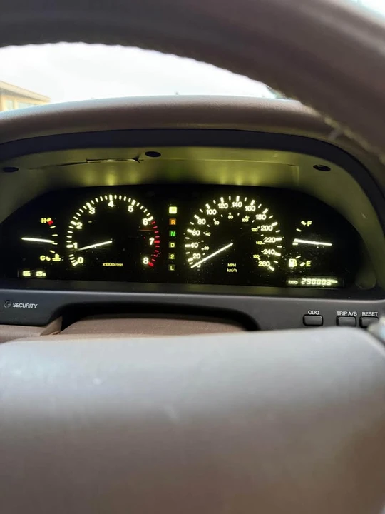 1993 Lexus LS 1st Gen - Image 8 of 10