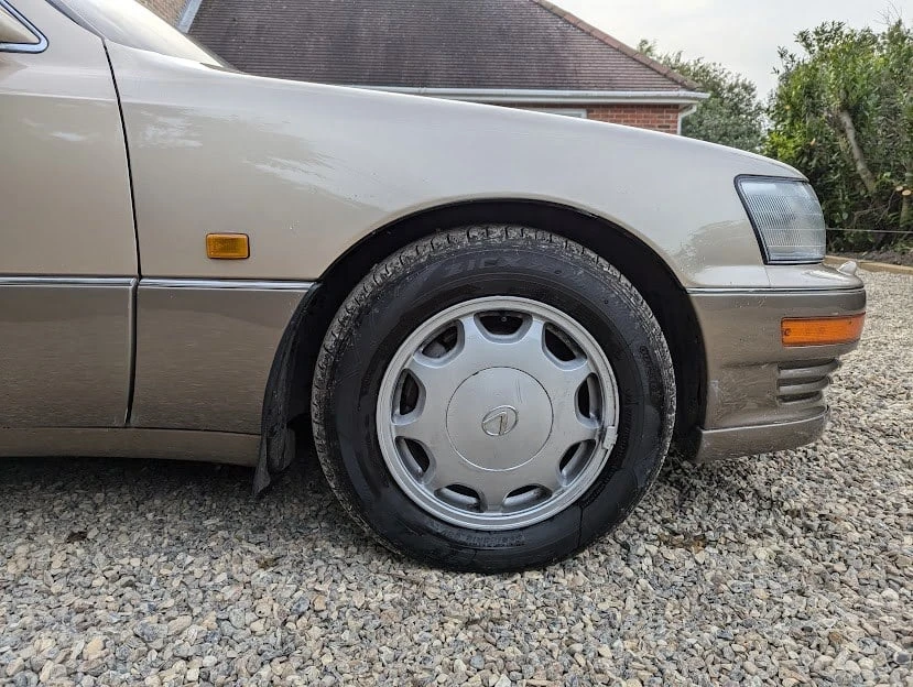 1993 Lexus LS 1st Gen - Image 9 of 30