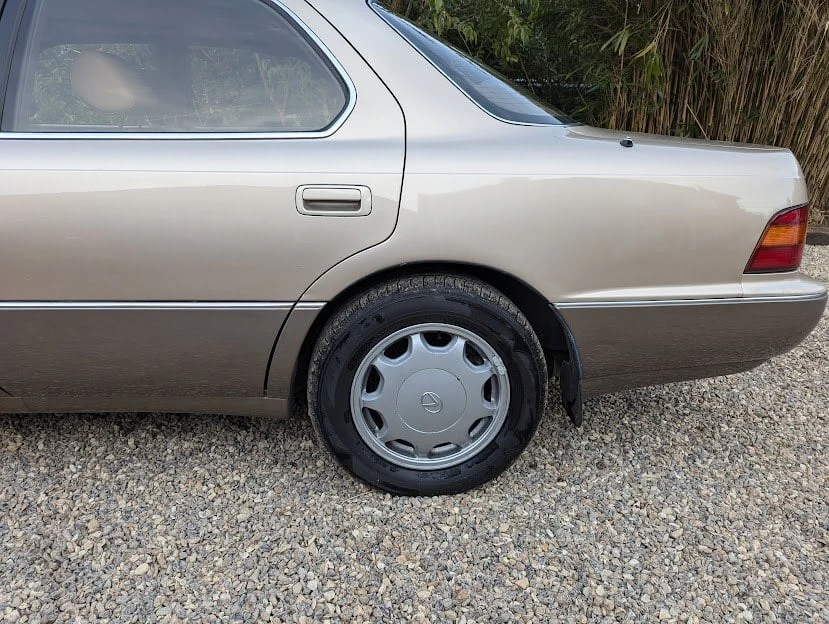 1993 Lexus LS 1st Gen - Image 10 of 30