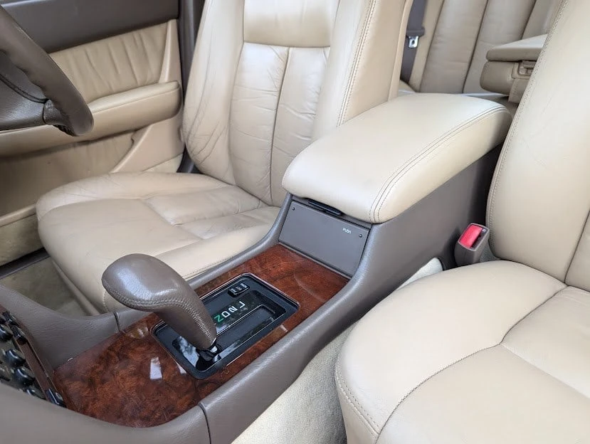 1993 Lexus LS 1st Gen - Image 19 of 30