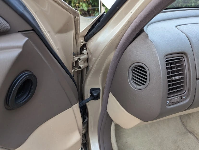1993 Lexus LS 1st Gen - Image 21 of 30