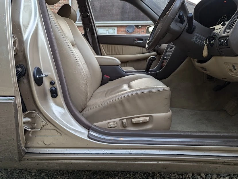1993 Lexus LS 1st Gen - Image 16 of 30