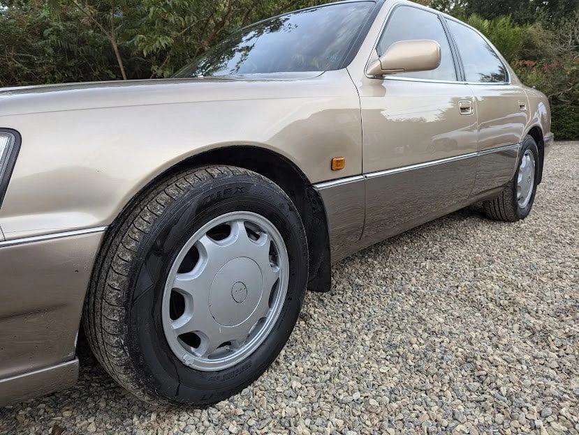 1993 Lexus LS 1st Gen - Image 11 of 30