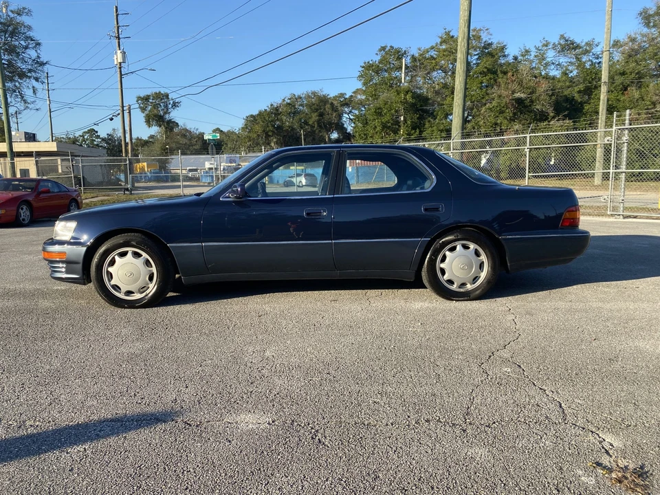 1993 Lexus LS 1st Gen - Image 13 of 31