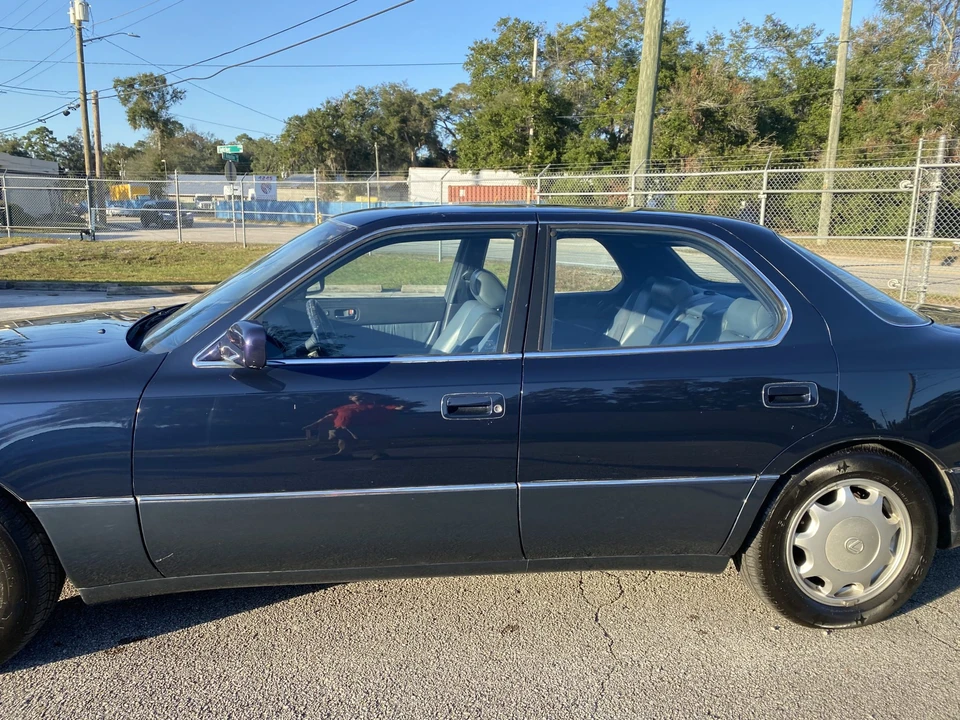 1993 Lexus LS 1st Gen - Image 15 of 31