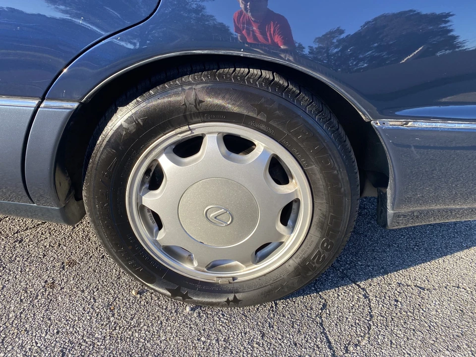 1993 Lexus LS 1st Gen - Image 28 of 31