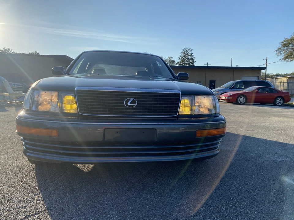 1993 Lexus LS 1st Gen - Image 4 of 31