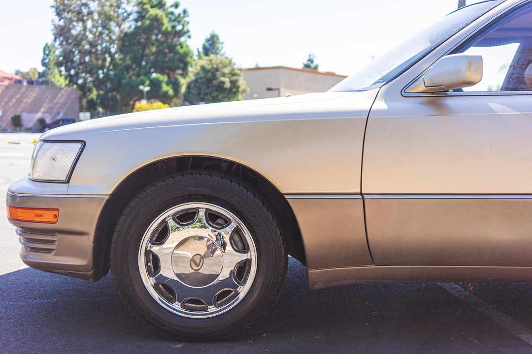 1993 Lexus LS 1st Gen - Image 16 of 28