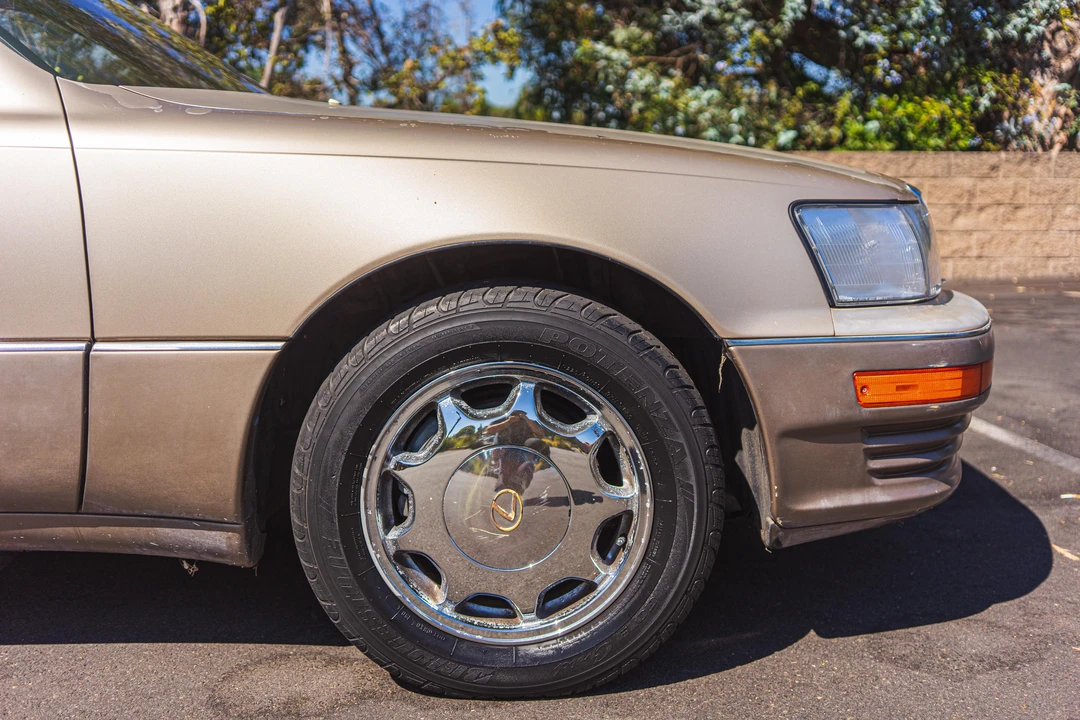 1993 Lexus LS 1st Gen - Image 17 of 28