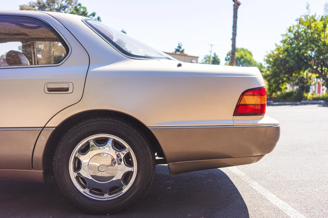 1993 Lexus LS 1st Gen - Image 18 of 28
