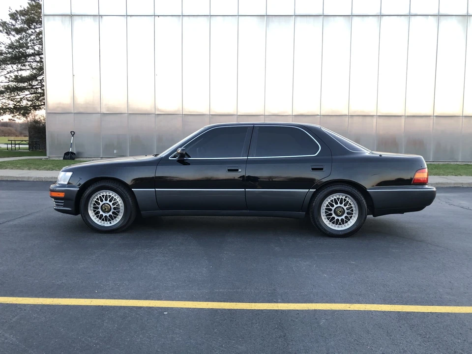1993 Lexus LS 1st Gen - Image 17 of 31