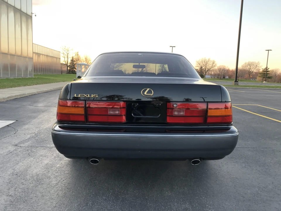 1993 Lexus LS 1st Gen - Image 24 of 31